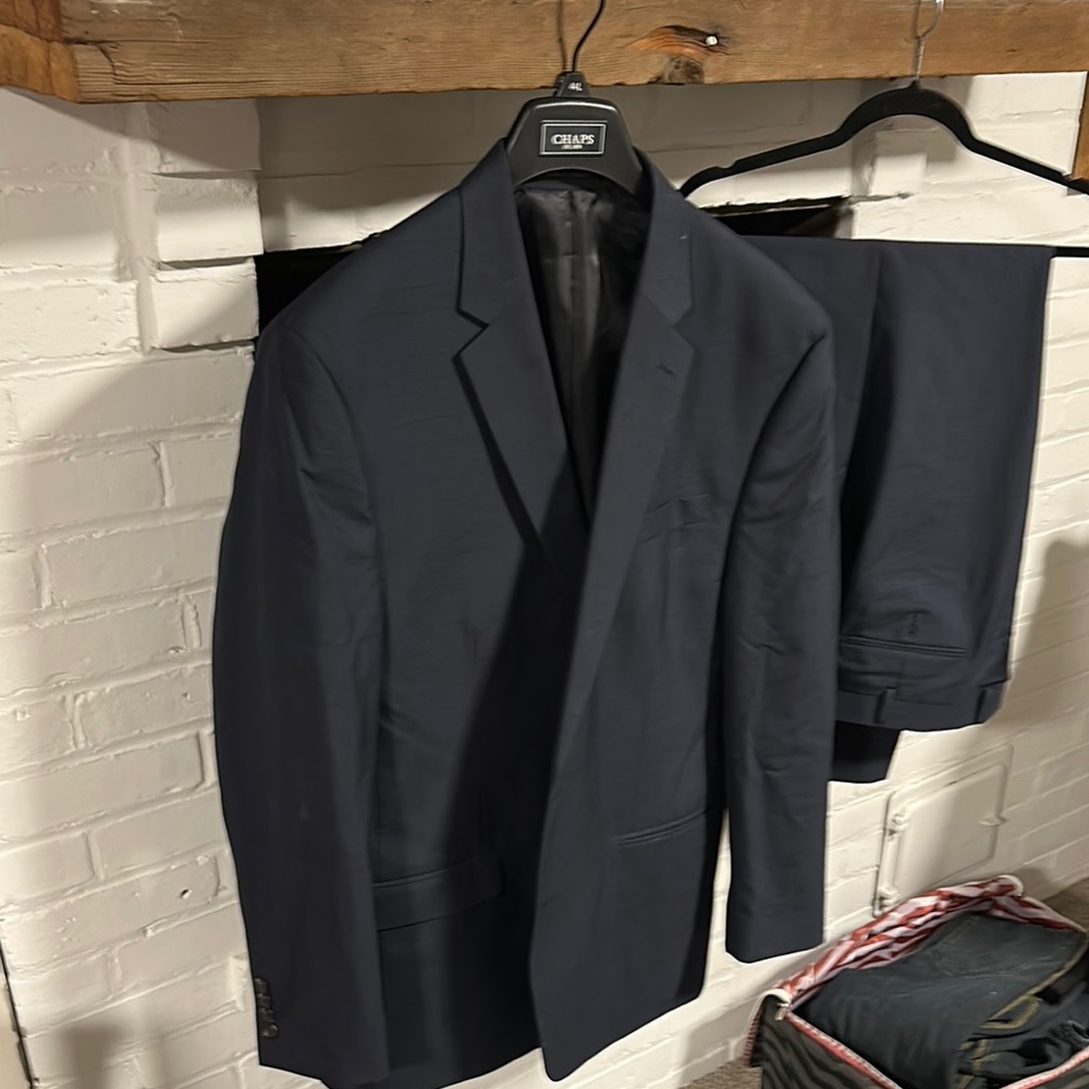 Classic Navy Men's Suit by chaps 46L; 40x32: Classic Fit
